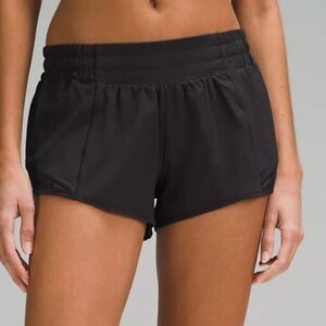 Lululemon Hotty Hot Low-Rise Lined Shorts 2.5”